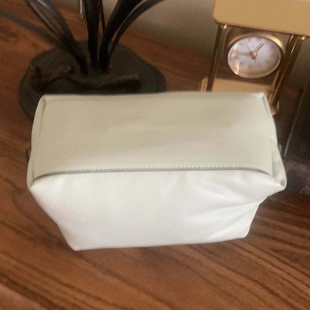 Victoria's Secret Soft Blue green Cosmetic Pouch new 616